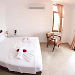 Veranda מלון